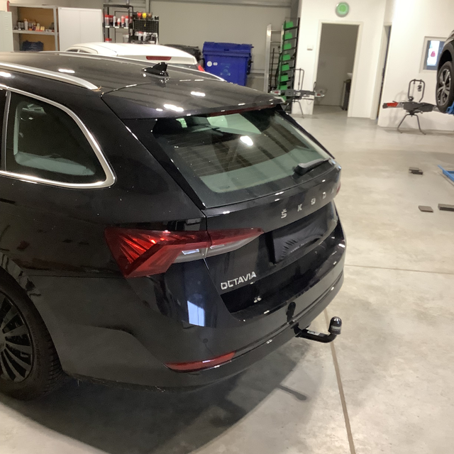 Westfalia Afneembare Trekhaak Voor VW Passat B8, Skoda Superb, VW Arteon - 2200 Kg Trekgewicht